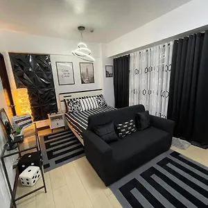 Econo Two Palm Tree Apartment Manila